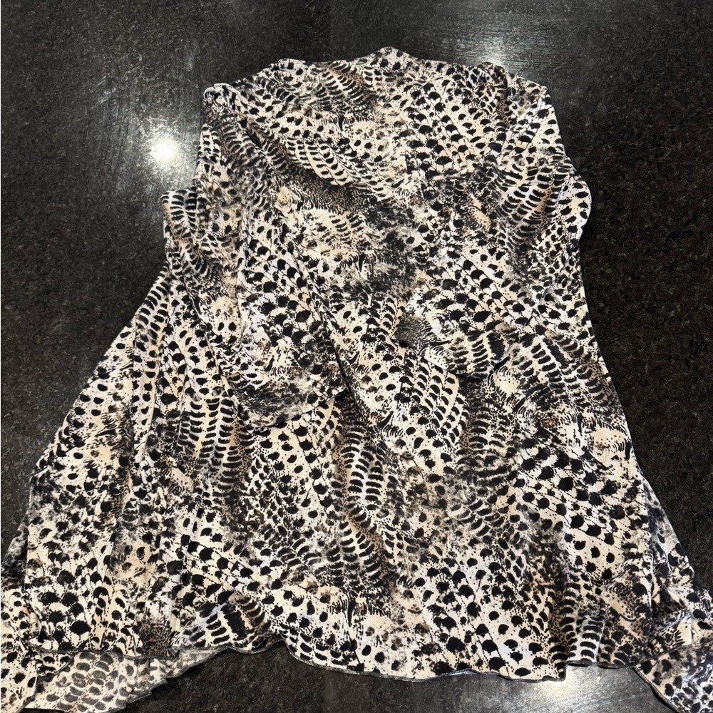 Attitudes by Renee Monochrome Patterned Top animal print tunic stretch gathered